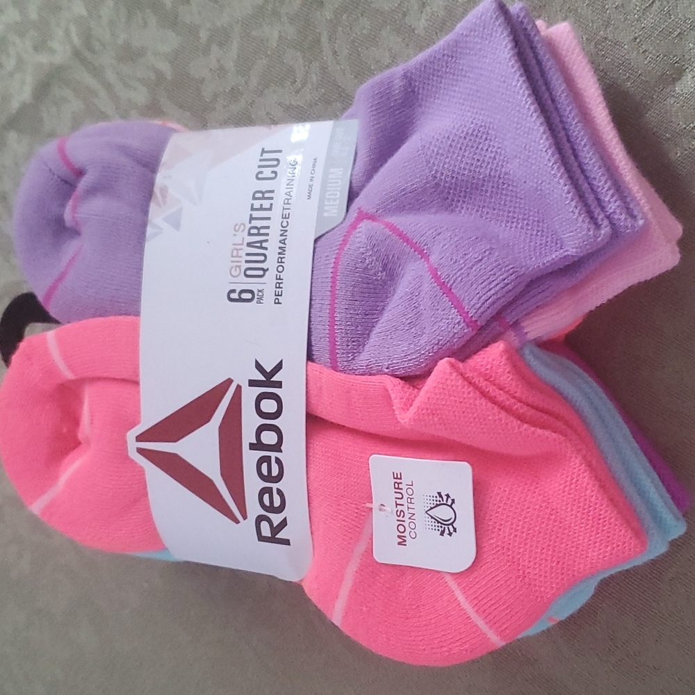 NWT Reebok 6 pack girls qtr cut socks